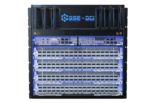 中国移动 MWC 2026 发布全球首台超百 T 智算互联路由器样机,吞吐量达 115.2Tbps 新闻