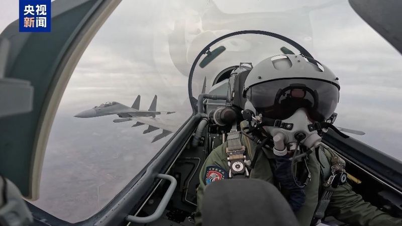  视频丨强强对抗→强强联手 东部战区多兵种“聚合”练兵 新闻