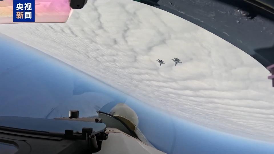  视频丨强强对抗→强强联手 东部战区多兵种“聚合”练兵 新闻