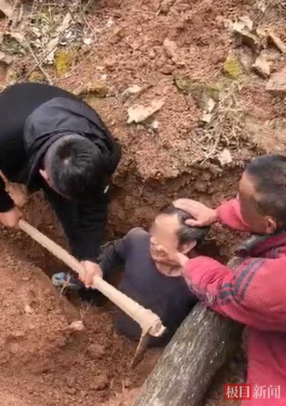  元宵佳节突发险情，邻里齐心施援手；山村塌方一刻，善举温暖人心。 文化旅游 元宵佳节突发险情，邻里齐心施援手；山村塌方一刻，善举温暖人心。 文化旅游