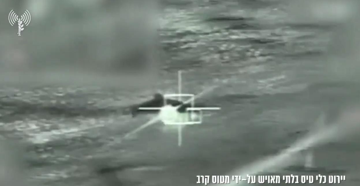 导弹划破夜空,领袖命运成谜;海峡大门骤然关闭,中东火药桶彻底引爆。 文化旅游