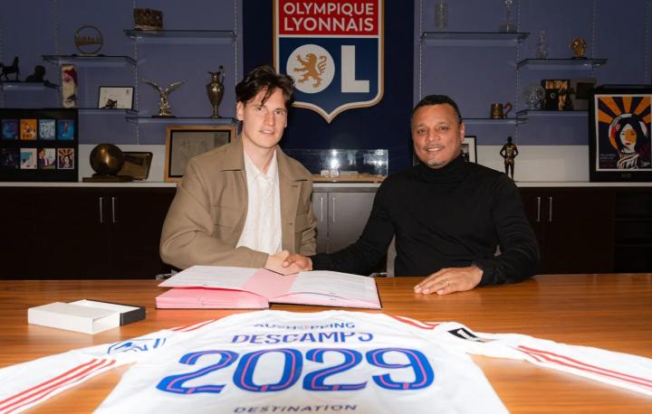 德康续约里昂,稳定后防线至2029年;门将经验延续,球队信心显著增强。 体育新闻