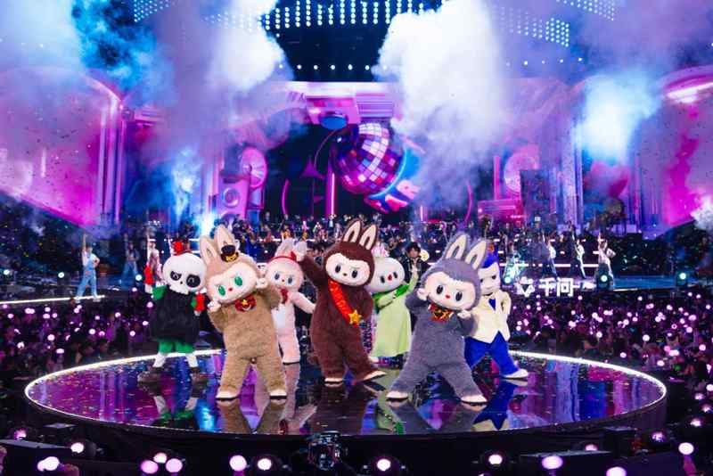 潮玩帝国的幻象与现实:从暴跌看IP依赖的哲学困境 企业服务