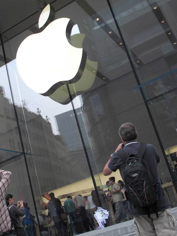  科技巨头的隐秘博弈：iPhone周期背后的存储风暴与生存哲学 IT技术