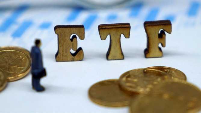  科技巨头的隐秘博弈：iPhone周期背后的存储风暴与生存哲学 IT技术