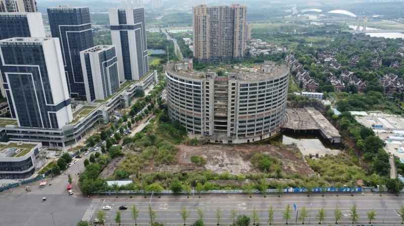  【深度复盘】成都双流区1.3亿医院烂尾项目：十三次流拍的行业警示与资产处置逻辑 房产家居